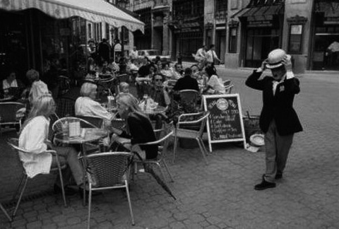 eravamo lì al caffè