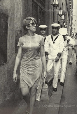 Mina seguita dai marinai. giugno 1967