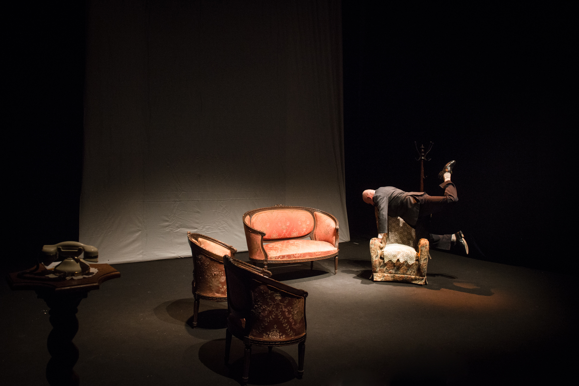 candido salta su poltrona